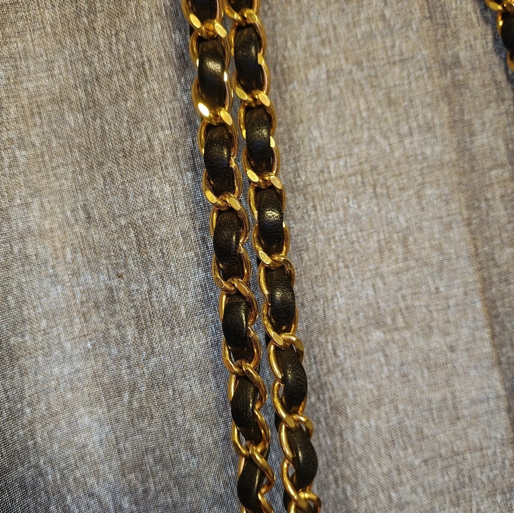 Chanel Black Quilted Dome Bag - Picture 3 of 16
